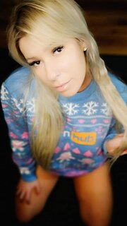 I've received so beautiful Pornhub Christmas sweater Thank you modelhub_ph