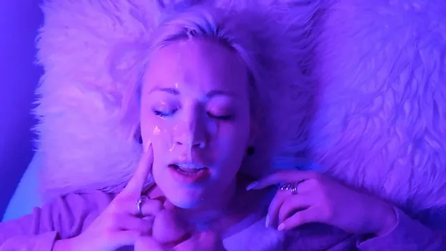 Neon Dreamgirl Face Fuck - Crazy Facial