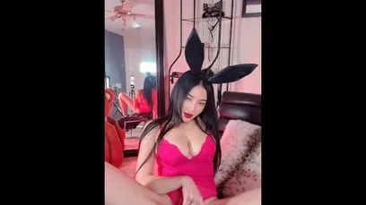 Bunny sexy teasing