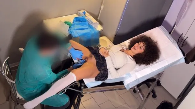 Watch how Beatrice Segreti's tight pussy gets drilled by her Italian gynecologist!