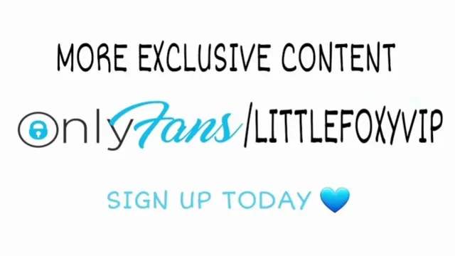 Little Foxxxy's steamy solo session: watching her orgasm hard with dildo play