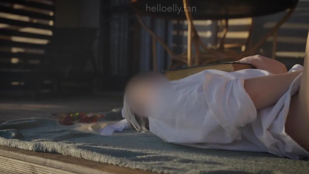 Dirty dream: Blonde cutie Hello Elly filled with hot jizz by her family in their place