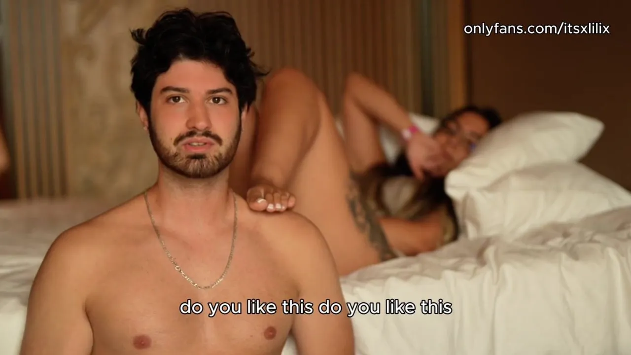 Itsxlilix teaches you how to be the best cunnilingus teacher ever