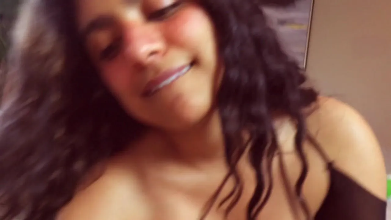 TheStartOfUs cheats on her boyfriend with his coworker & gets a juicy creampie