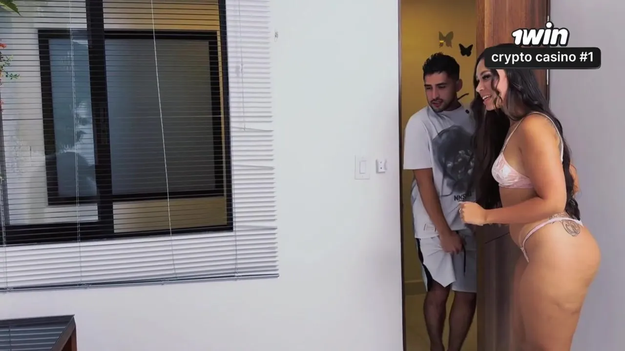 My best friend's cheating boyfriend can't resist my pink pussy and gives me a mouthful of cum