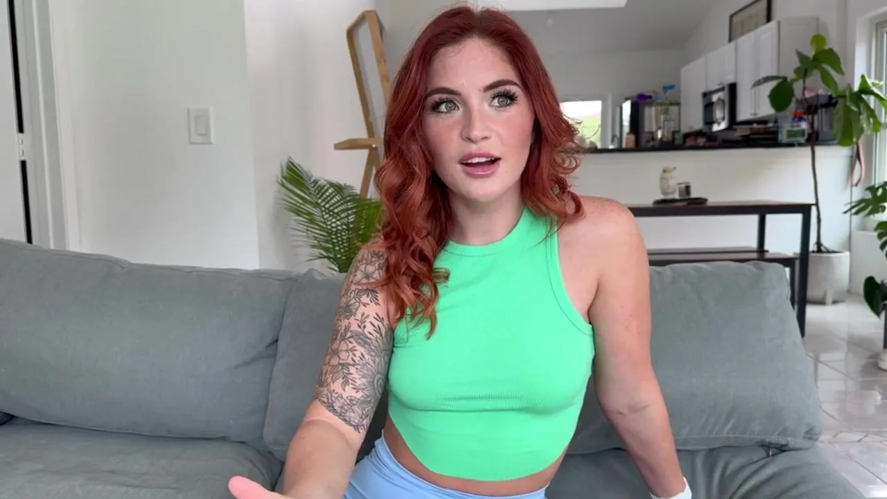 Zoe Neli begs for a helping hand & gets a massive creampie from her horny neighbor