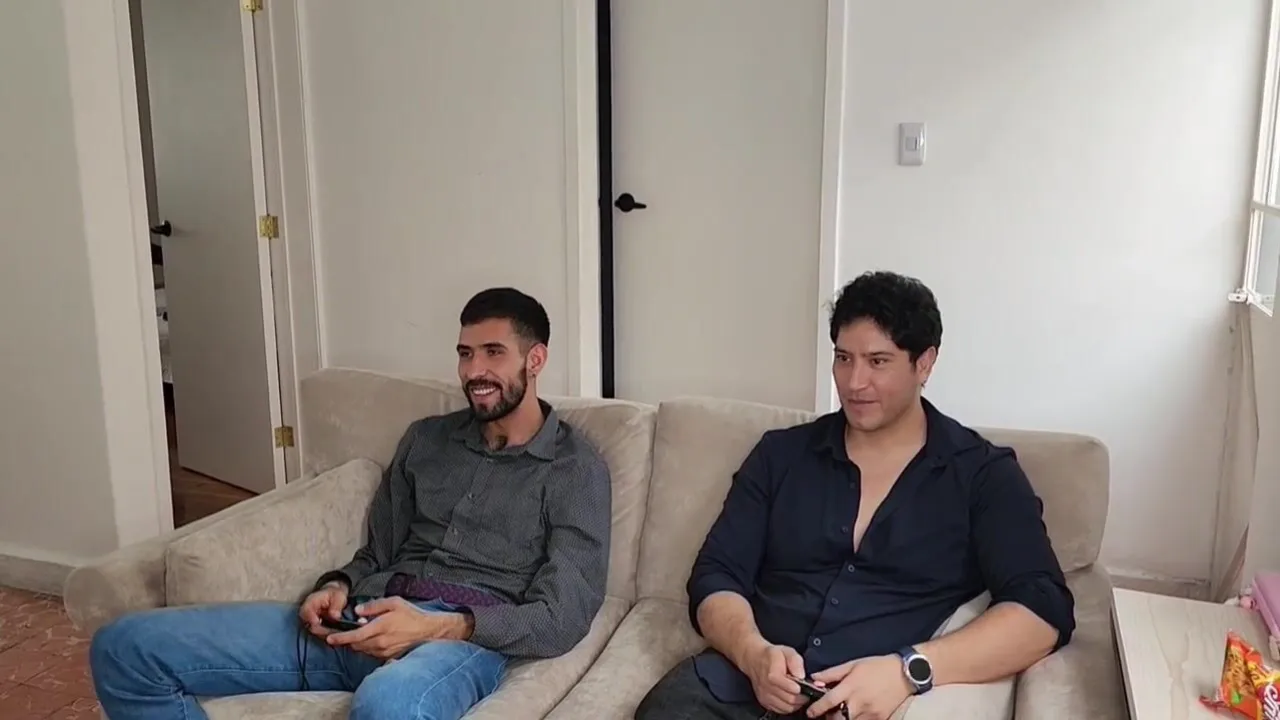 Hot Latina Mei Cornejo bangs her hubby's friend while he's out