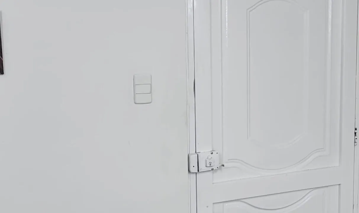 Savannah Watson seduces the driver of a big-ass car and convinces him to bang her in my house