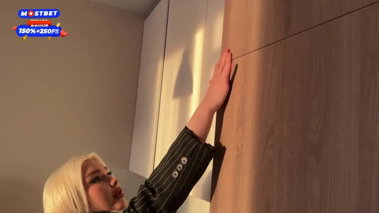 Blonde bombshell Blondessa gets her juicy ass drilled by real estate agent's big white cock