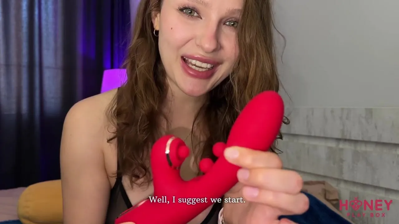 Alexa Poshspicy moans loudly while playing with her vibrator & getting off