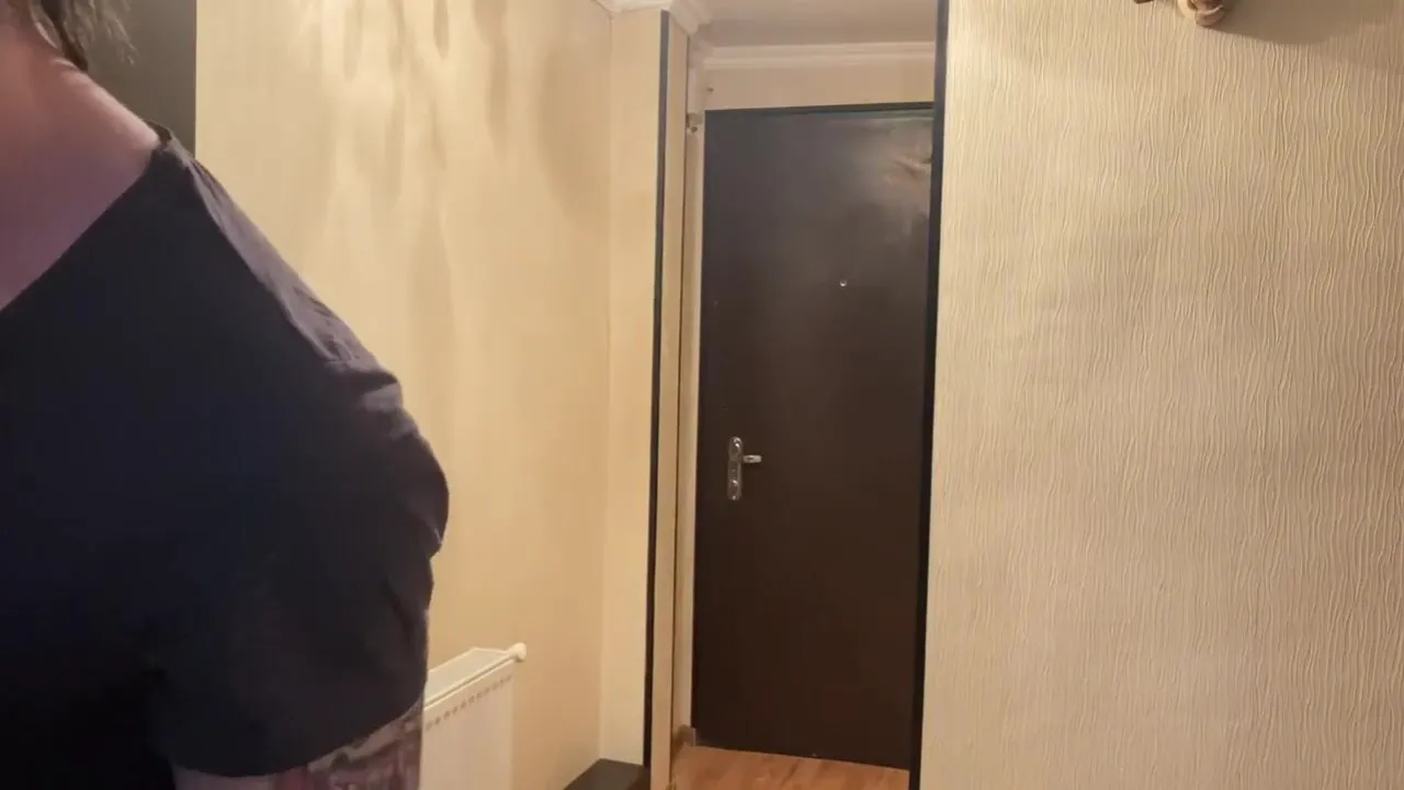 Cheating wife Alexa Poshspicy gets a messy facial from her hung hubby