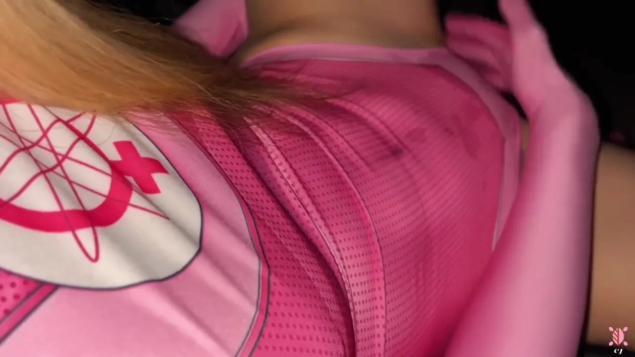 Carolina Jackson moans in pleasure as her hot body squirts fresh from the outgoing year