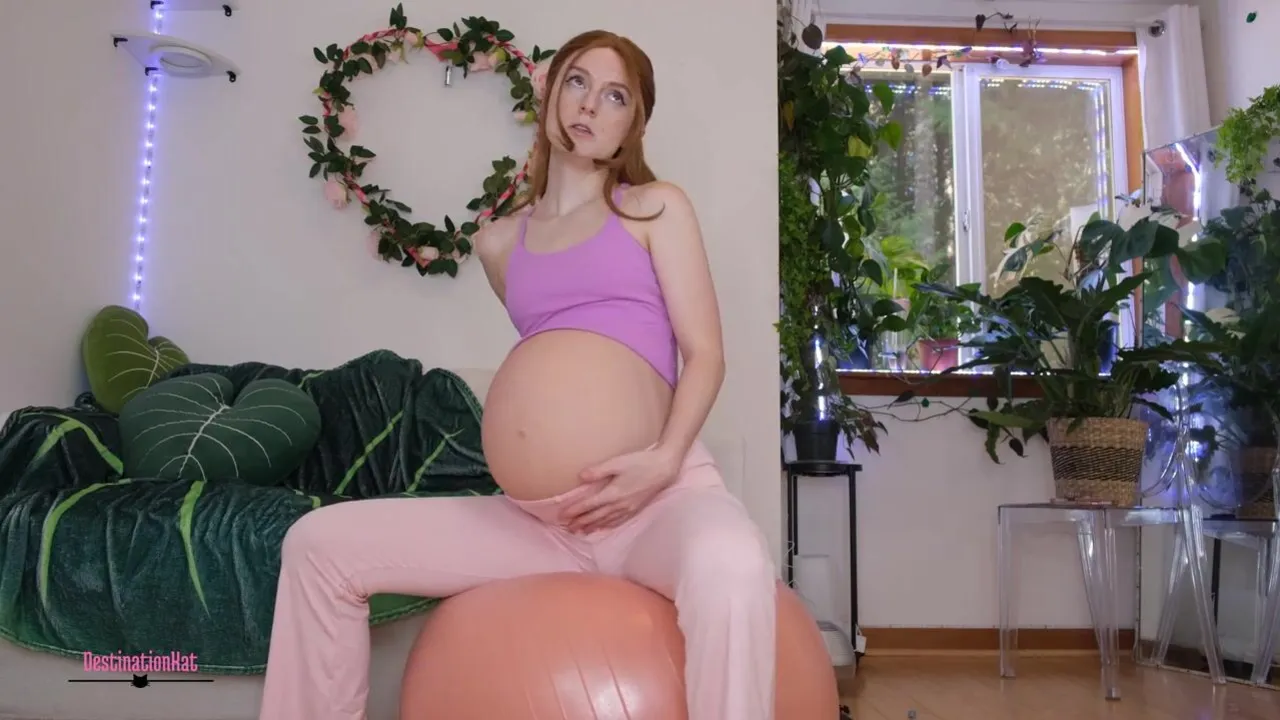 DestinationKat's Leggings Bounce as She Pumps Her Pregnant Body in Behind-The-Scenes Workout
