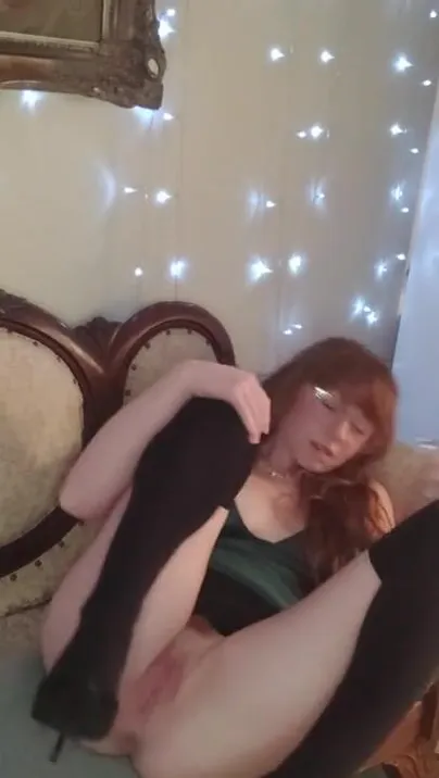 MandyFrizzle gets her bald pussy and shaved pussy pounded in high heels and glasses