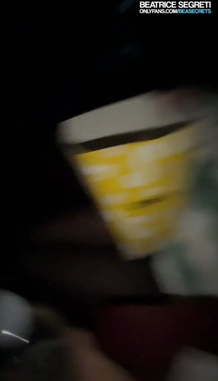 Watch Beatrice Segreti's solo masturbation in the cinema and bathrooms!