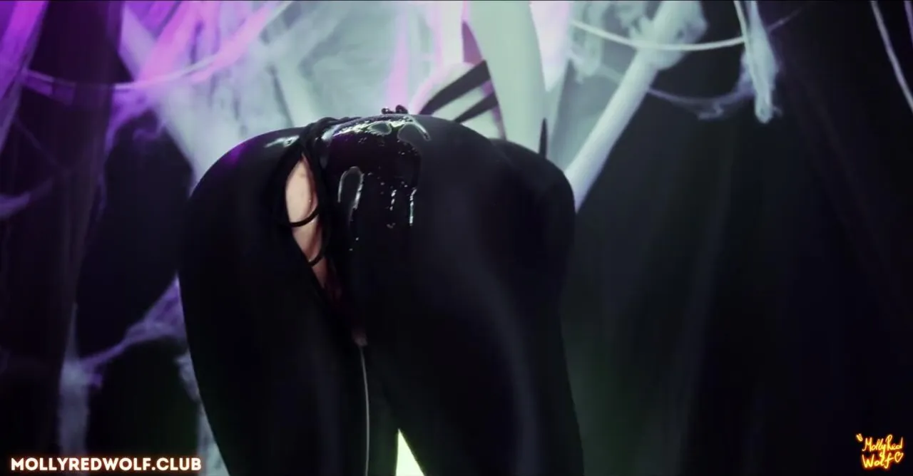 MollyRedWolf gets her big boobs soaked in hot creampie after a steamy cosplay session