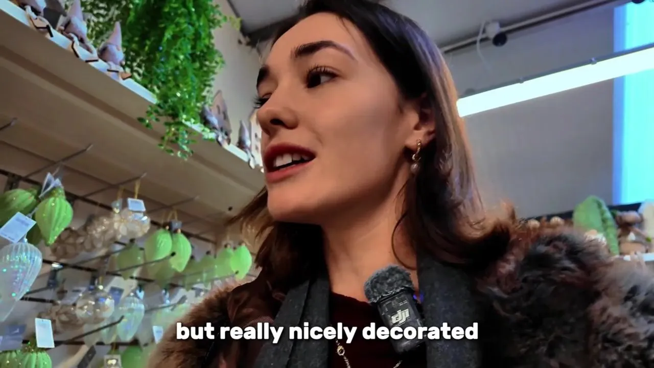 LissaLovesSx and Cheekymz cosplay as naughty ginger Santas for AVERY Cheekymz' Christmas Special