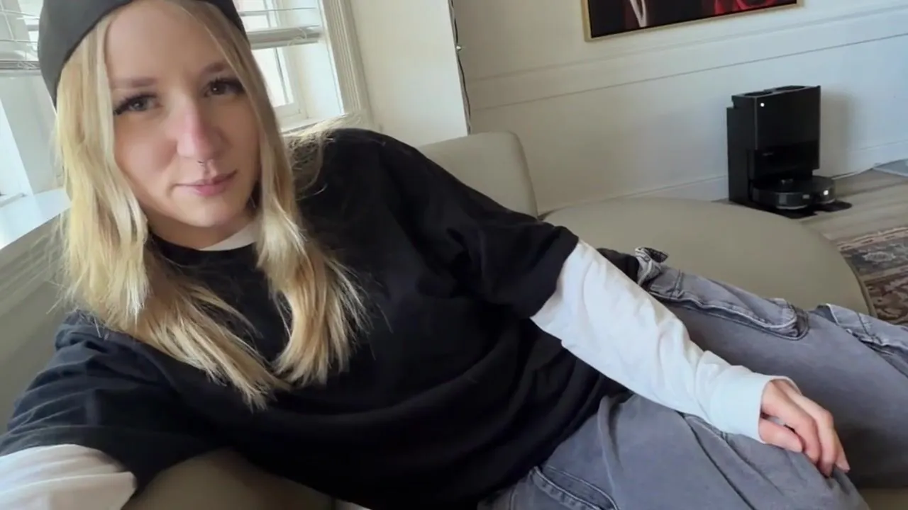 Petite blonde Abbie Sykes proves she's not a lesbian while getting drilled by Scott Stark in POV