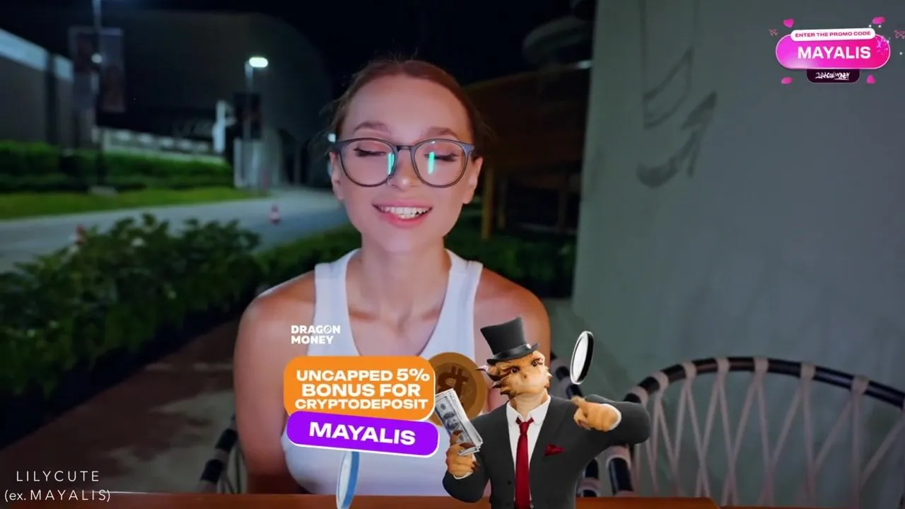 Lily Cute caught on first date & squirts in public toilet