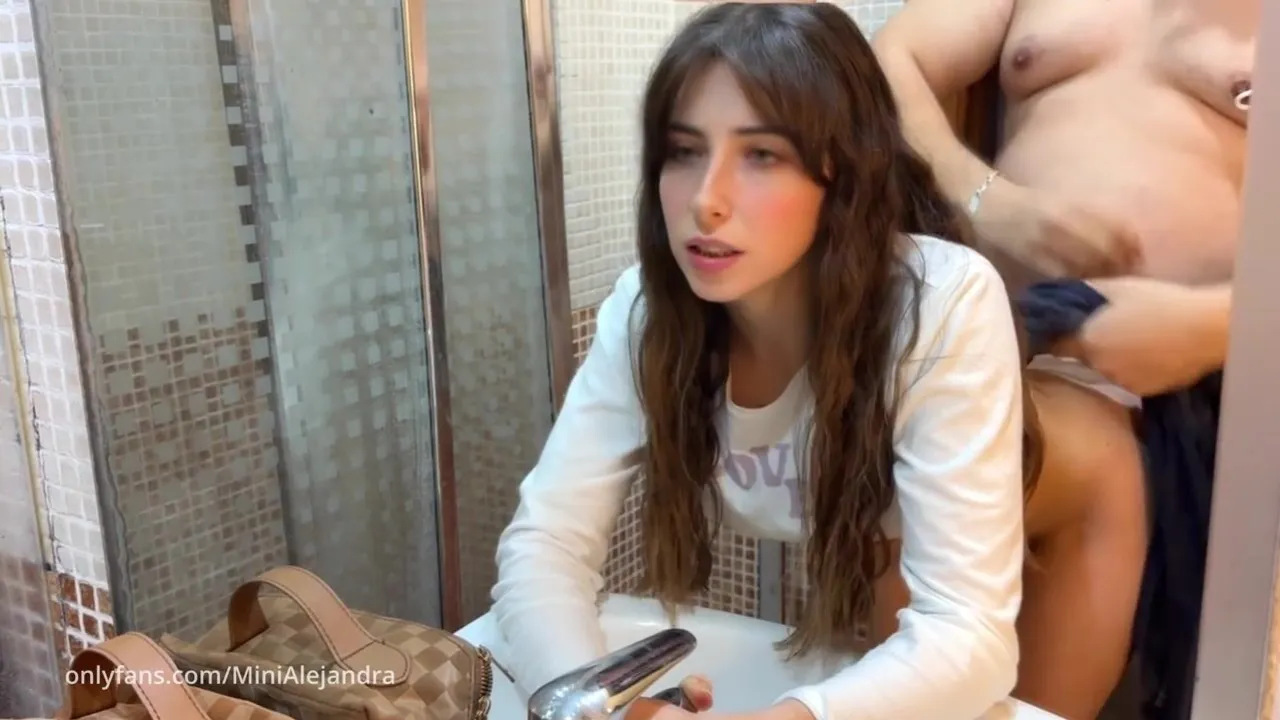 Petite 18-year-old MiniAlejandra gets a quick fuck & cumshot from her lover