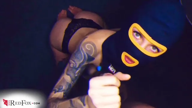 Tattooed Girl Deep Blowjob Dick Lover and Handjob after Robbery